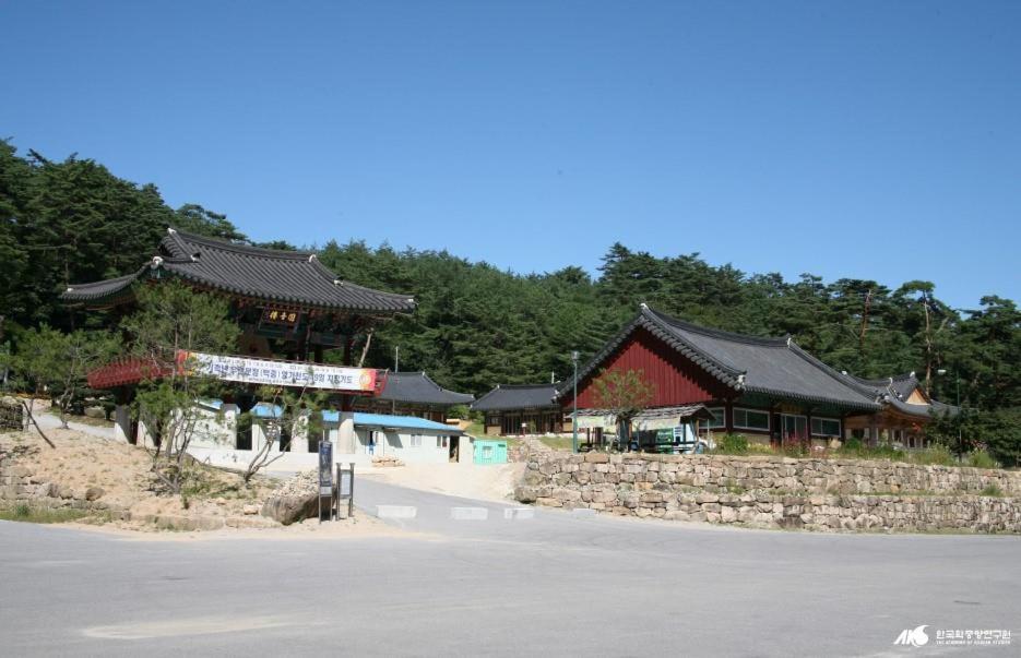 Moon On The Cloud Villa Yeongwol Екстериор снимка