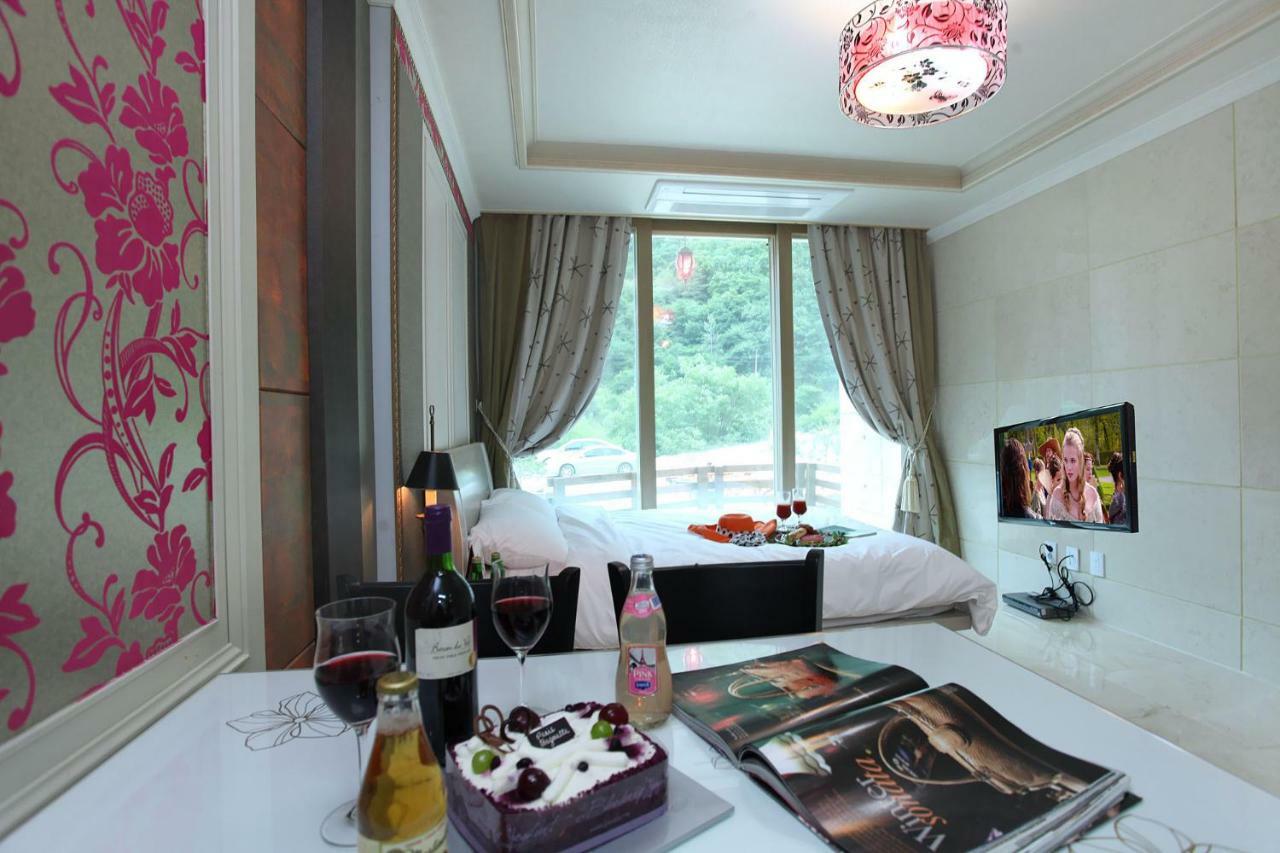 Moon On The Cloud Villa Yeongwol Екстериор снимка