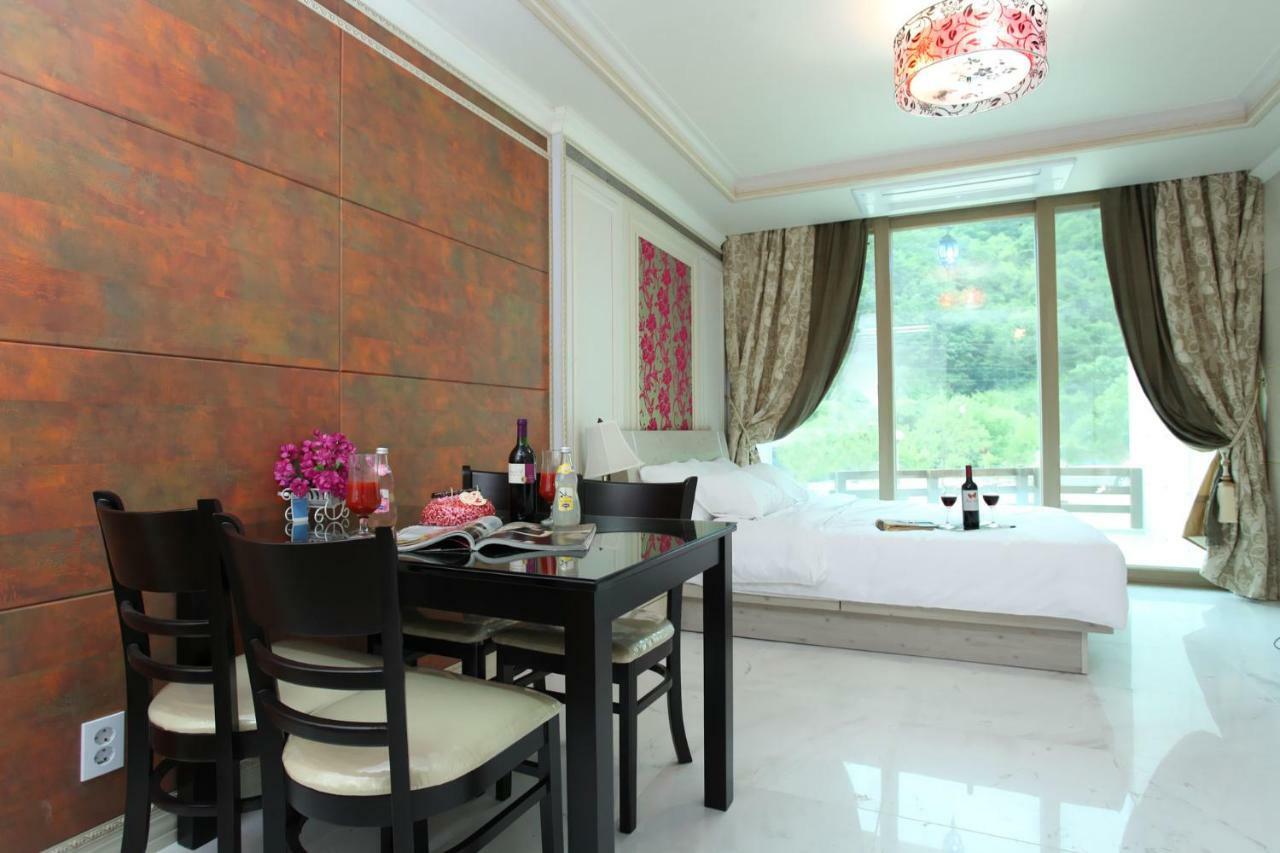 Moon On The Cloud Villa Yeongwol Екстериор снимка
