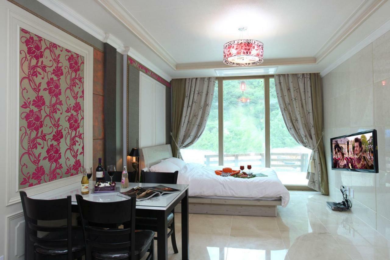 Moon On The Cloud Villa Yeongwol Екстериор снимка