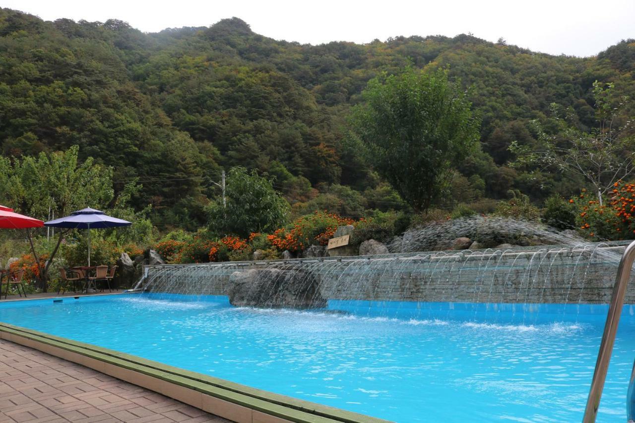Moon On The Cloud Villa Yeongwol Екстериор снимка